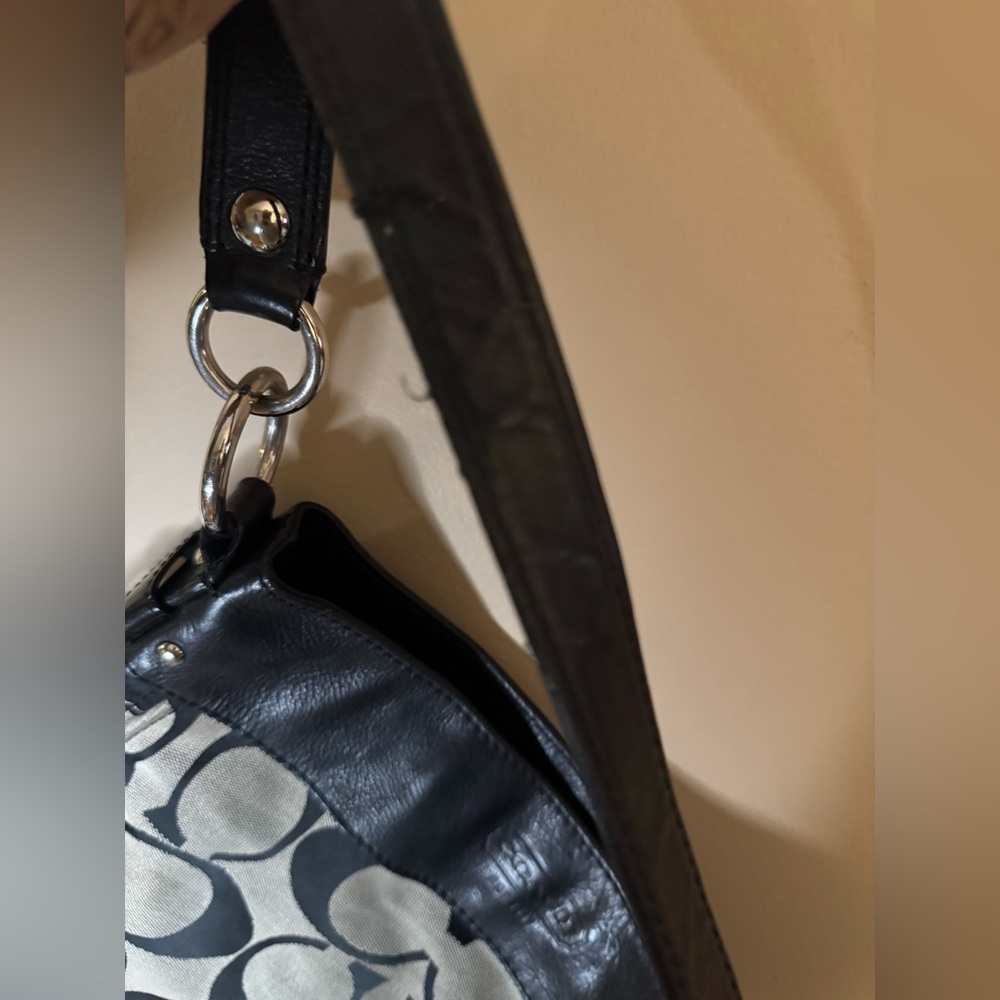 Coach Zoe hobo bag in a black and grey signature canvas OS - Picture 8 of 12